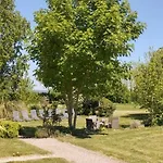 Ferienhaus Domaine Des Cerisiers - Piste Cyclable Reliant Honfleur - Parking Prive - Grand Jardin Berville-sur-Mer