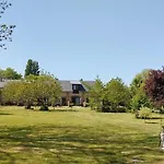 Ferienhaus Domaine Des Cerisiers - Piste Cyclable Reliant Honfleur - Parking Prive - Grand Jardin