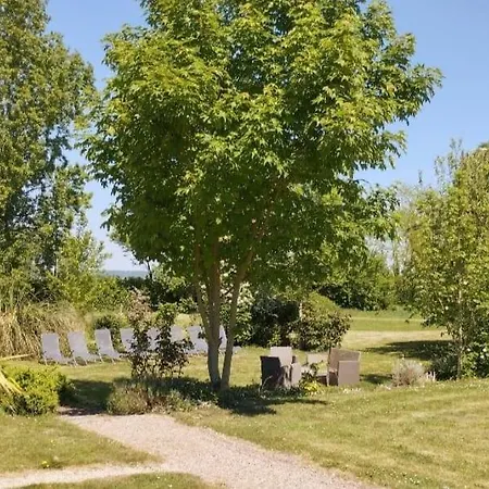 Дом отдыха Domaine Des Cerisiers - Piste Cyclable Reliant Honfleur - Parking Prive - Grand Jardin Berville-sur-Mer