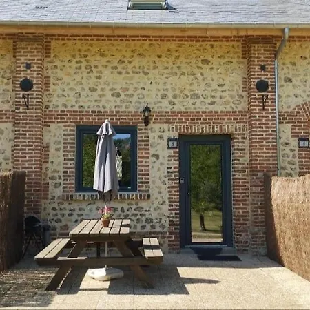 Holiday home Domaine Des Cerisiers - Piste Cyclable Reliant Honfleur - Parking Prive - Grand Jardin