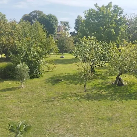Дом отдыха Domaine Des Cerisiers - Piste Cyclable Reliant Honfleur - Parking Prive - Grand Jardin