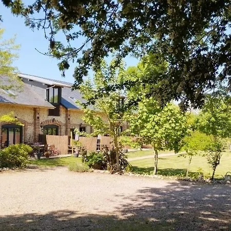 Дом отдыха Domaine Des Cerisiers - Piste Cyclable Reliant Honfleur - Parking Prive - Grand Jardin Berville-sur-Mer