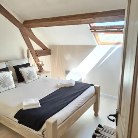 Domaine Des Cerisiers - Piste Cyclable Reliant Honfleur - Parking Prive - Grand Jardin Дом отдыха *